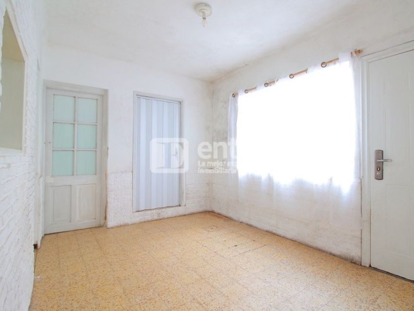 Foto de Apartamento de interior con patio y parrillero